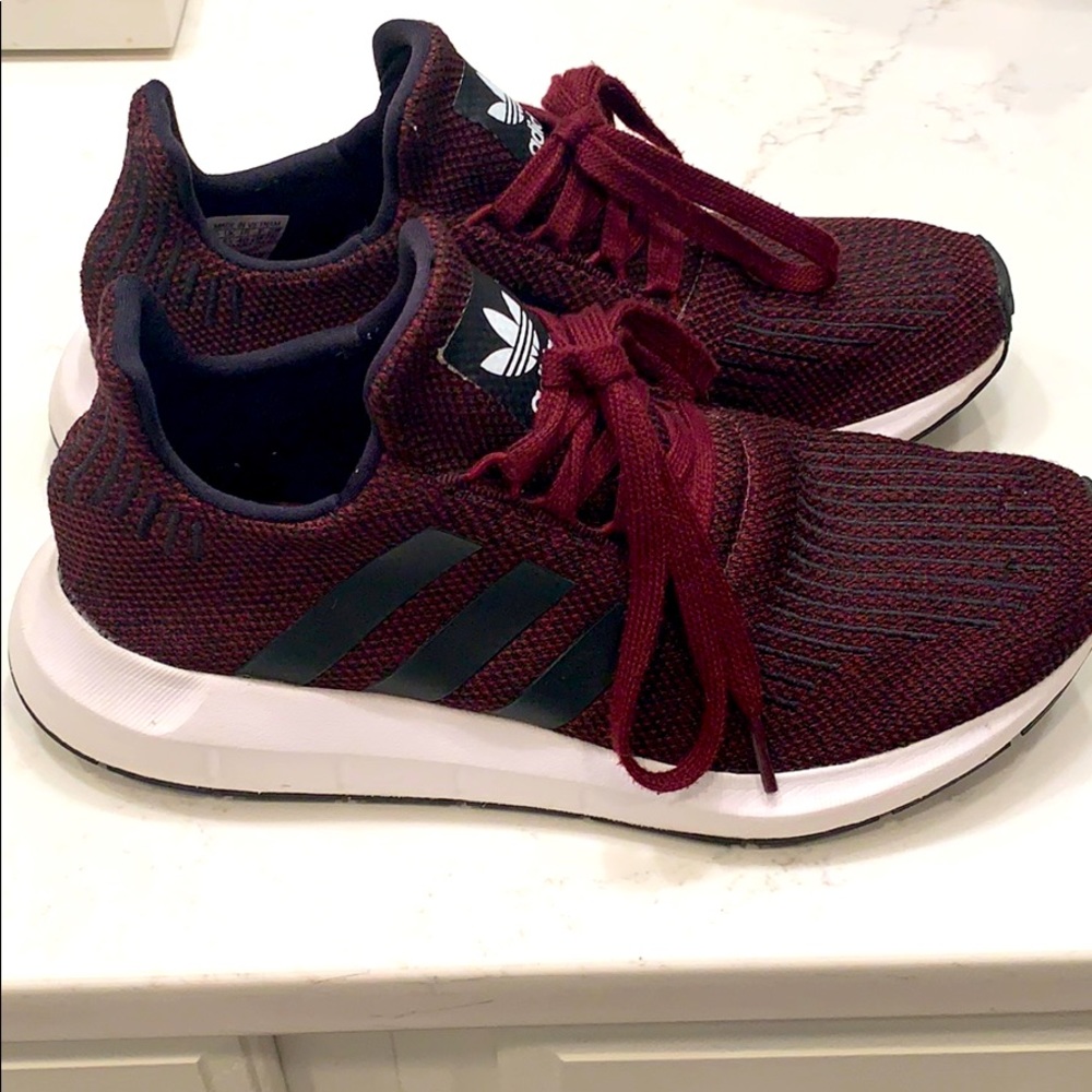 Men’s Adidas Swift Run size 7